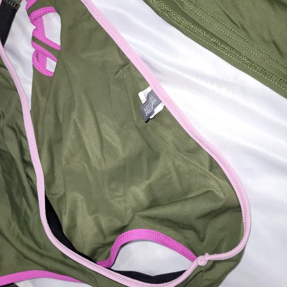 Kenneth Cole reaction swimsuit floral cut outs - Picture 2 of 5